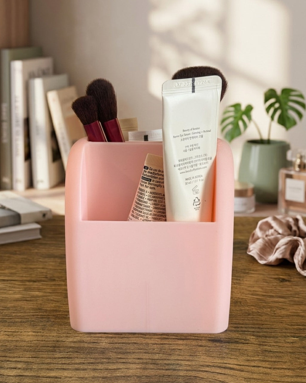 Velora: Makeup Organizer
