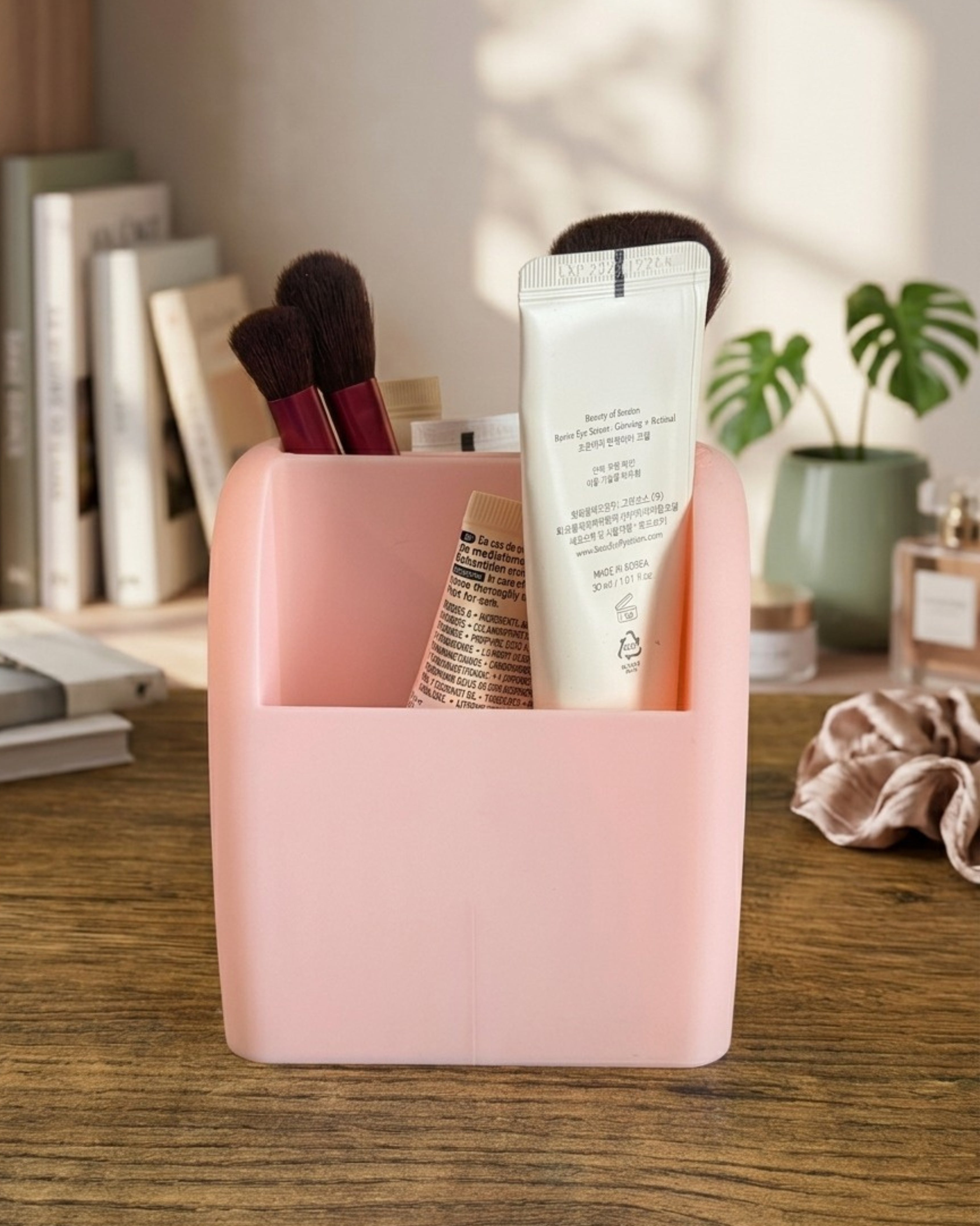 Velora: Makeup Organizer