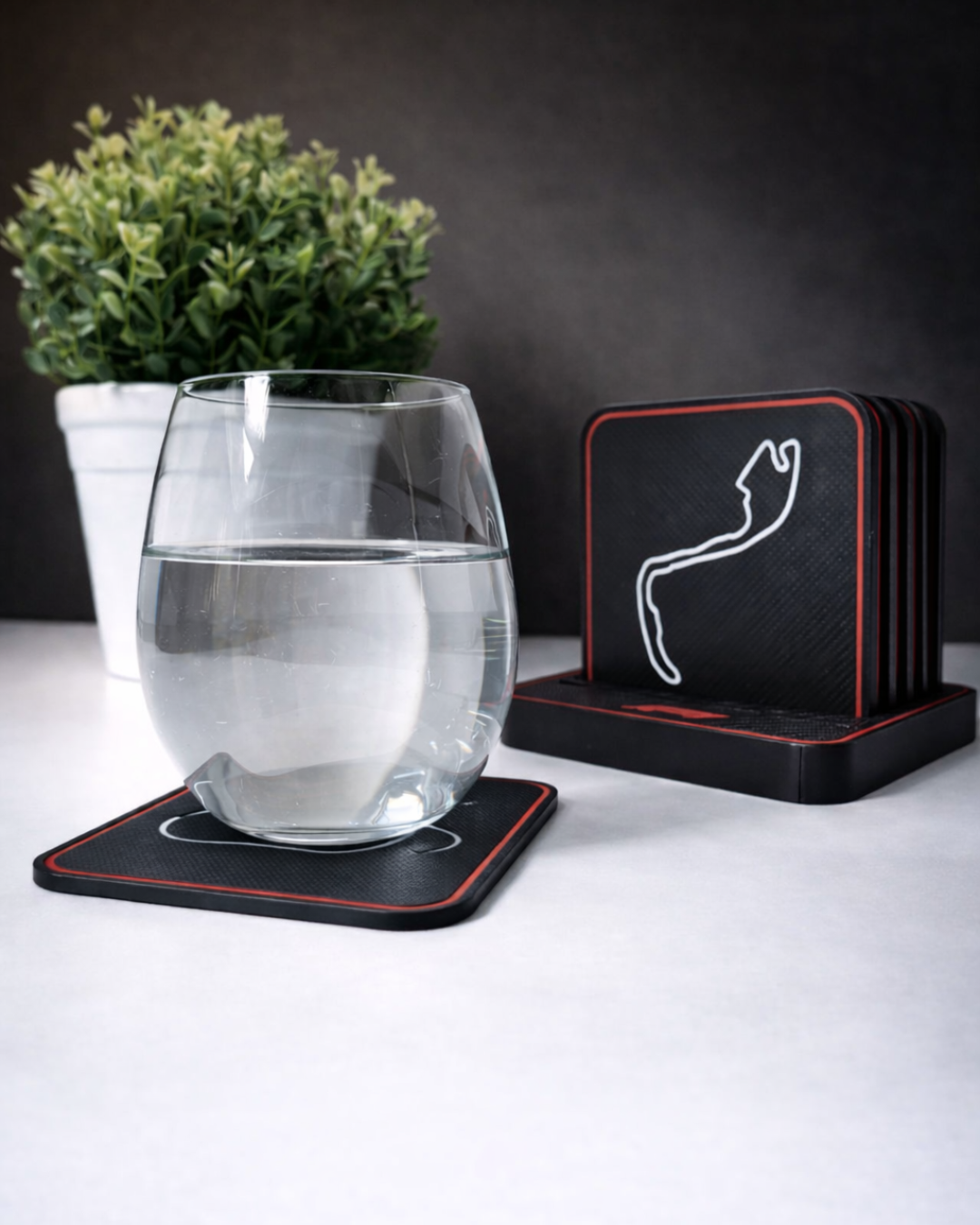 Bring the thrill of Formula 1 to your space with this Grand Prix circuit coaster set. Designed for F1 fans, it’s perfect for desk decor, coffee tables, and unique gifting.