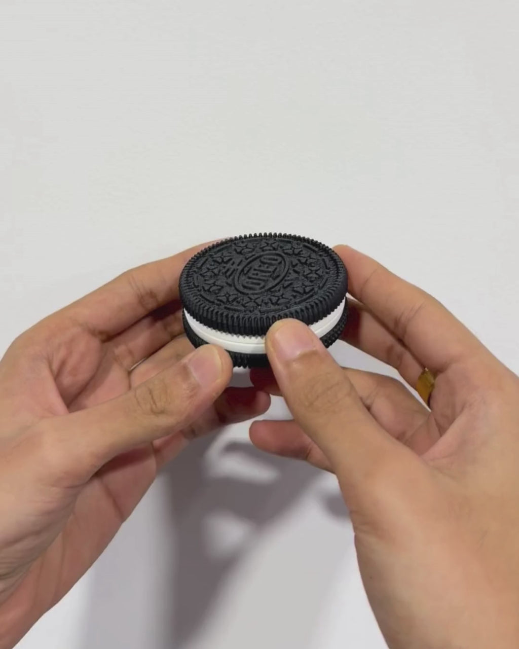 Oreo Herb Grinder / Crusher