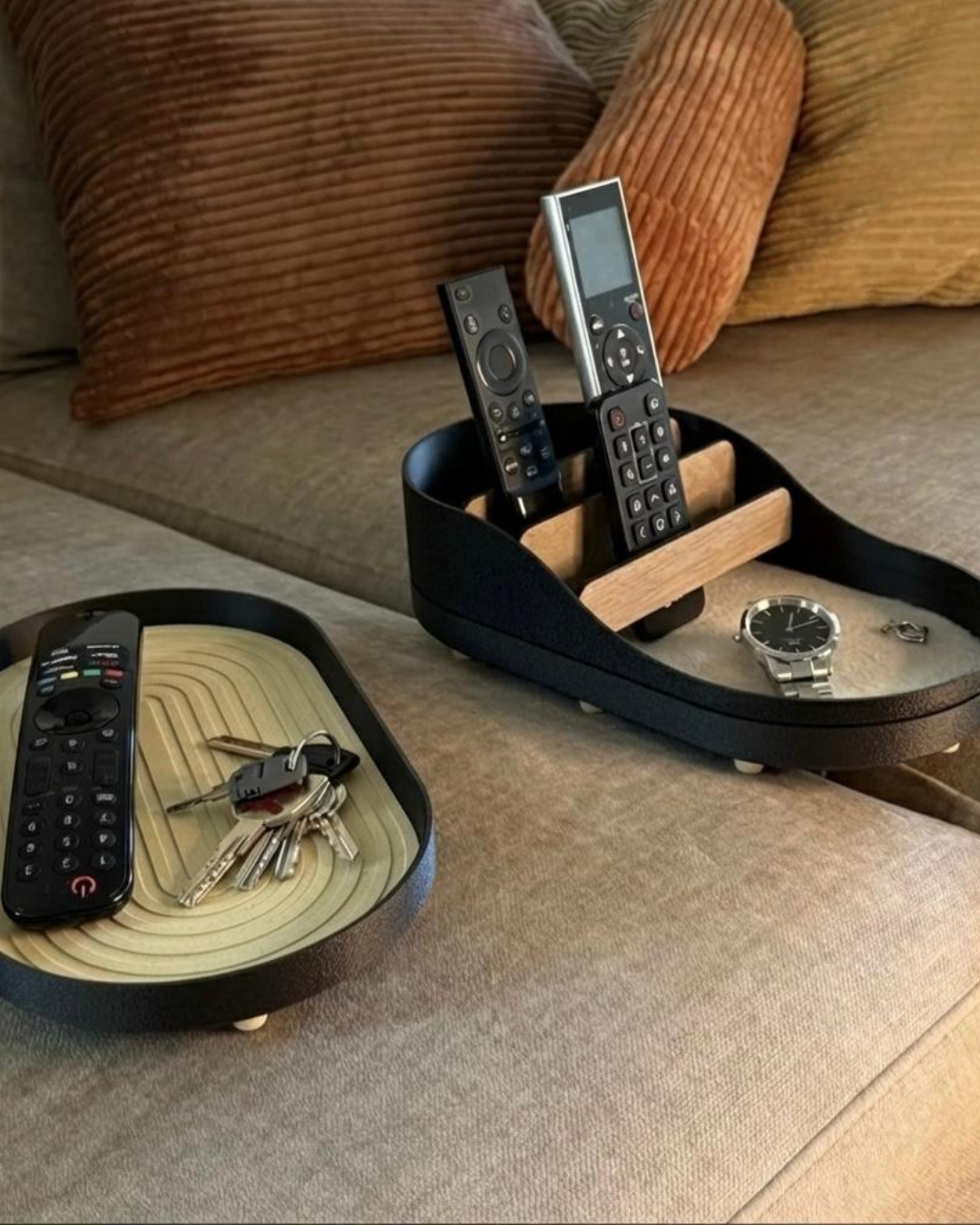 Keep your space clutter-free with this minimal remote hub. Designed to organise remotes, small accessories, and essentials while adding a clean, aesthetic touch to your setup.